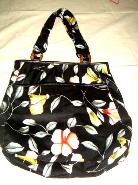 black-hand-bag