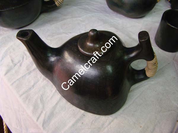 black-milk-pot