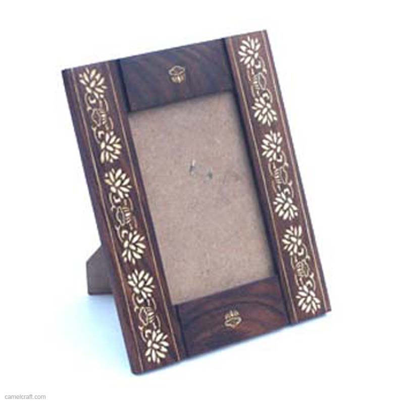 brass-inlaid-wooden-photoframe-aac55