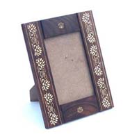 brass-inlaid-wooden-photoframe-aac55
