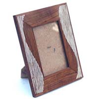 brass-inlaid-wooden-photoframe-aac57