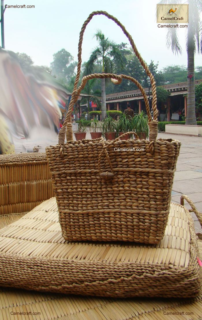 natural-straw-handbag
