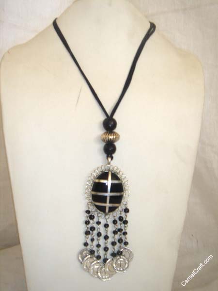 black-spider-pendent