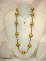 golden-beads-necklace