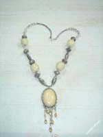 white-stone-pendent2