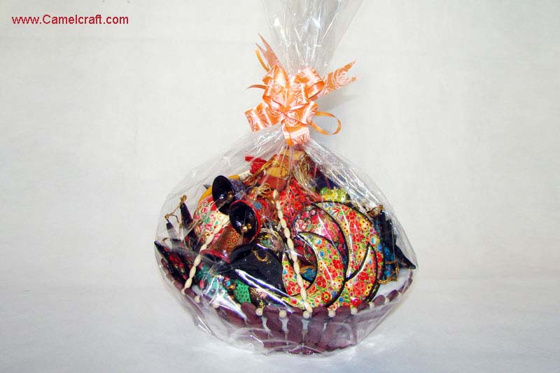 christmas-hanging-gifts-basket-3