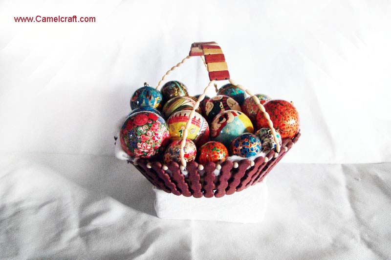 paper-mache-decorations-gift-basket