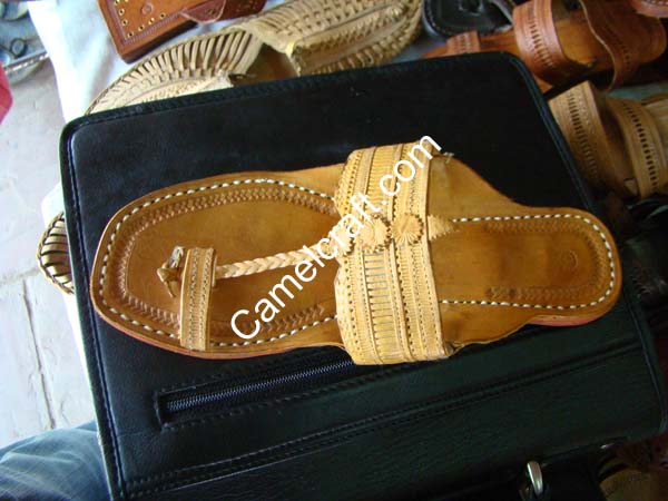 Kolhapuri chappal yellow, puda-patend-wa-moje-yellow